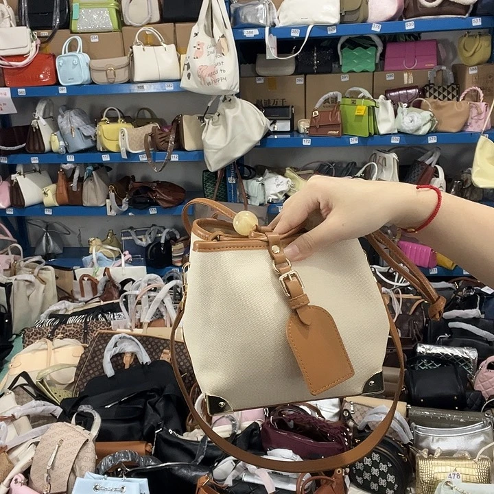 塑料甜**妹健健康康平平安安