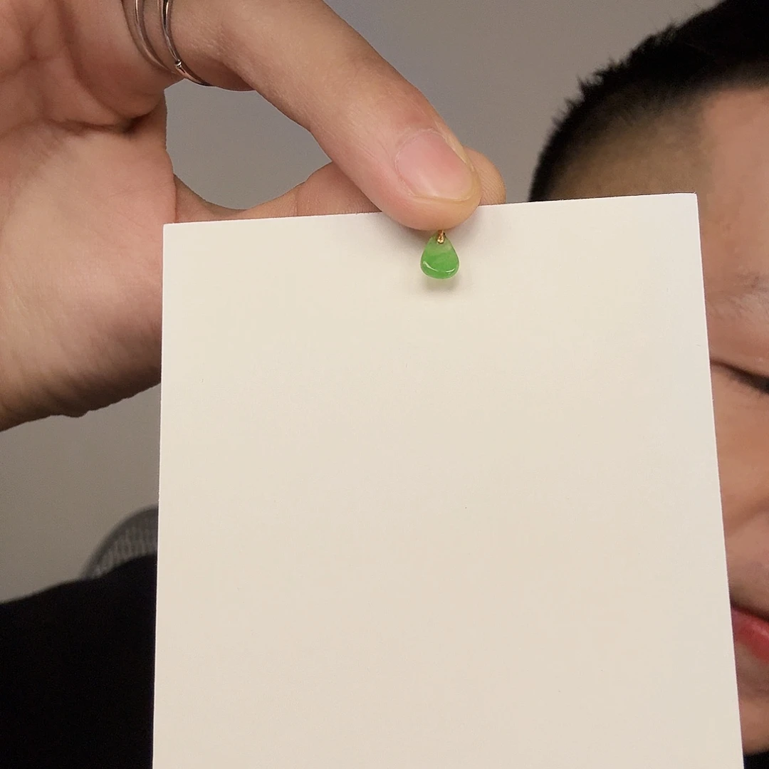 翡翠18K金镶嵌颈饰一件