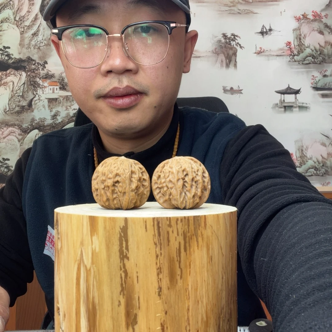 *****文玩核桃把件磨盘