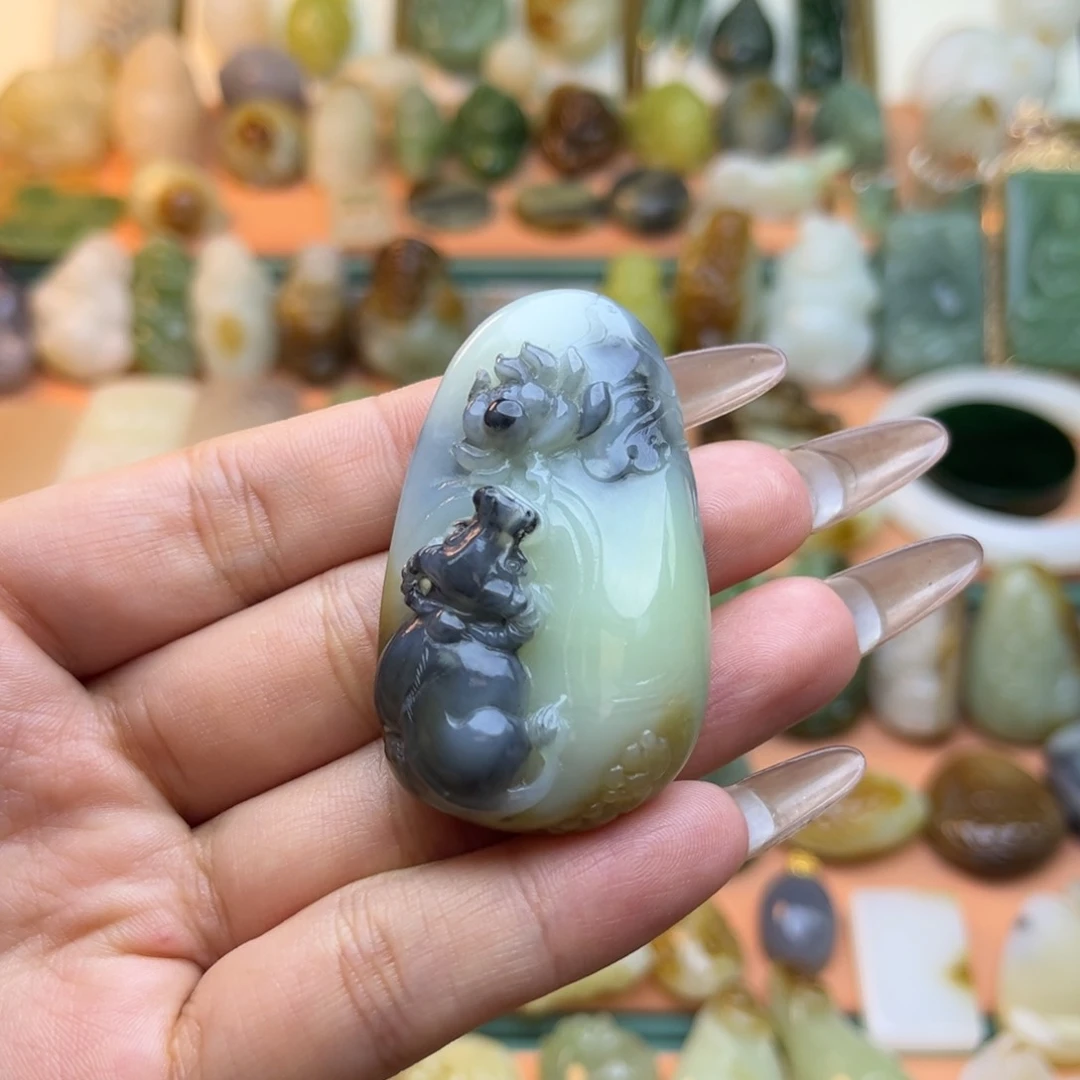 和田玉颈饰未镶嵌星**情