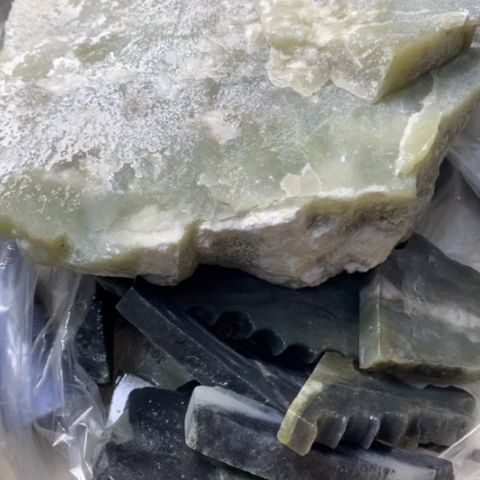 透闪石质玉未镶嵌珠宝半成品