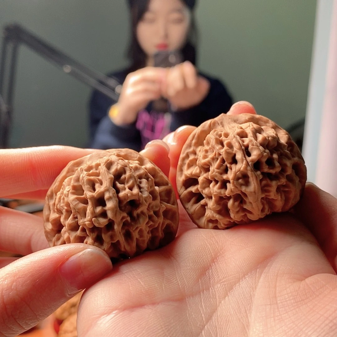 文玩核桃吊坠人****川秦闷