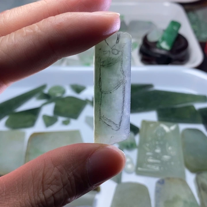 翡翠未镶嵌颈饰翡翠