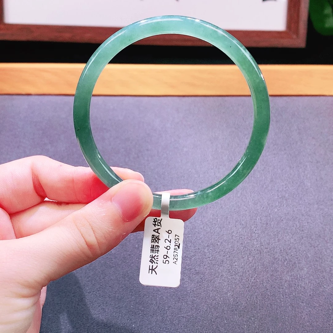 未镶嵌手镯翡翠天然翡翠