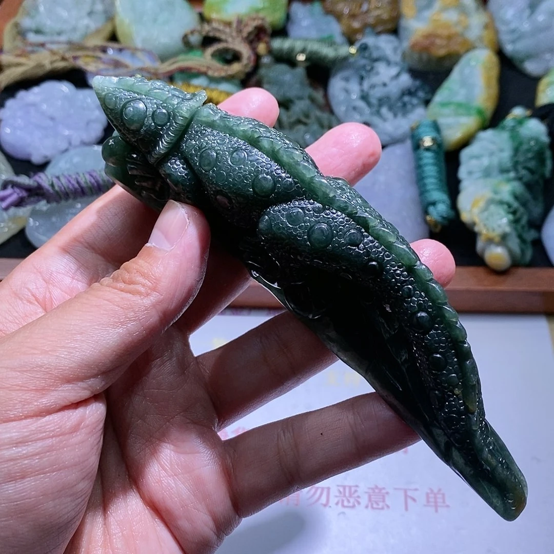 【闪购商品】翡翠颈饰未镶嵌蜥蜴