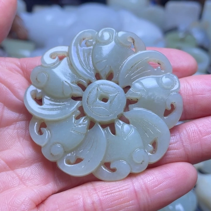 和田玉挂件未镶嵌百**约