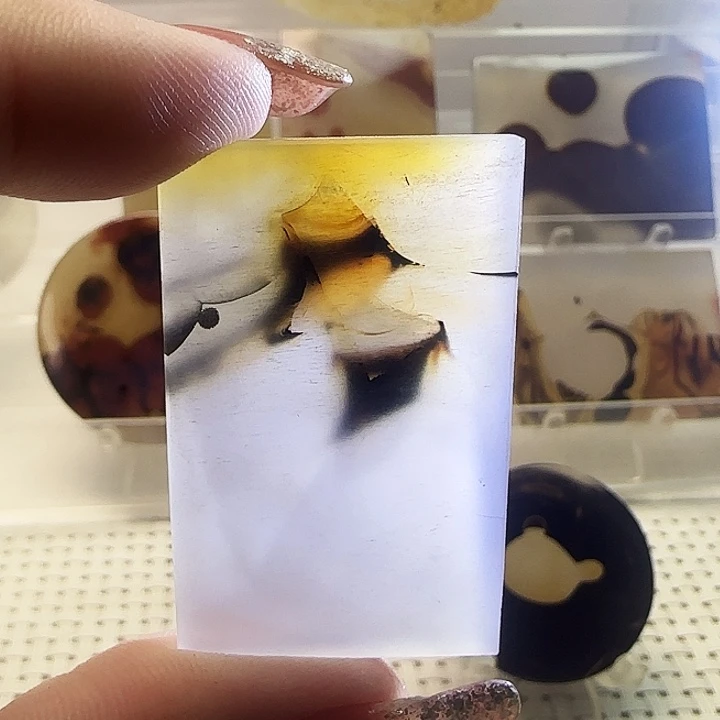 玛瑙/玉髓未镶嵌珠宝奇石