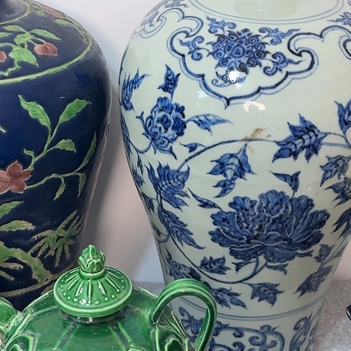 摆件陶瓷纯手工青花梅瓶