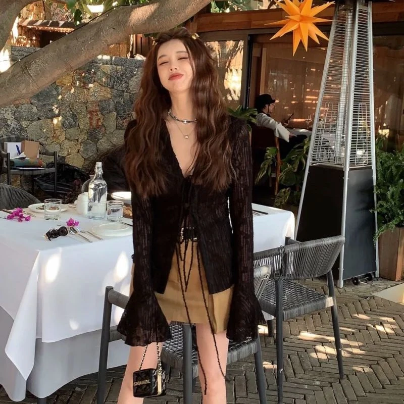 法式复古蕾丝衬衫女春夏薄款显瘦气质纯欲风性感辣妹雪纺开衫上衣