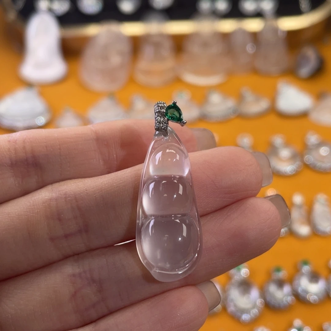 石英质玉银S925镶嵌吊坠(赠链)简镶扣头豆子