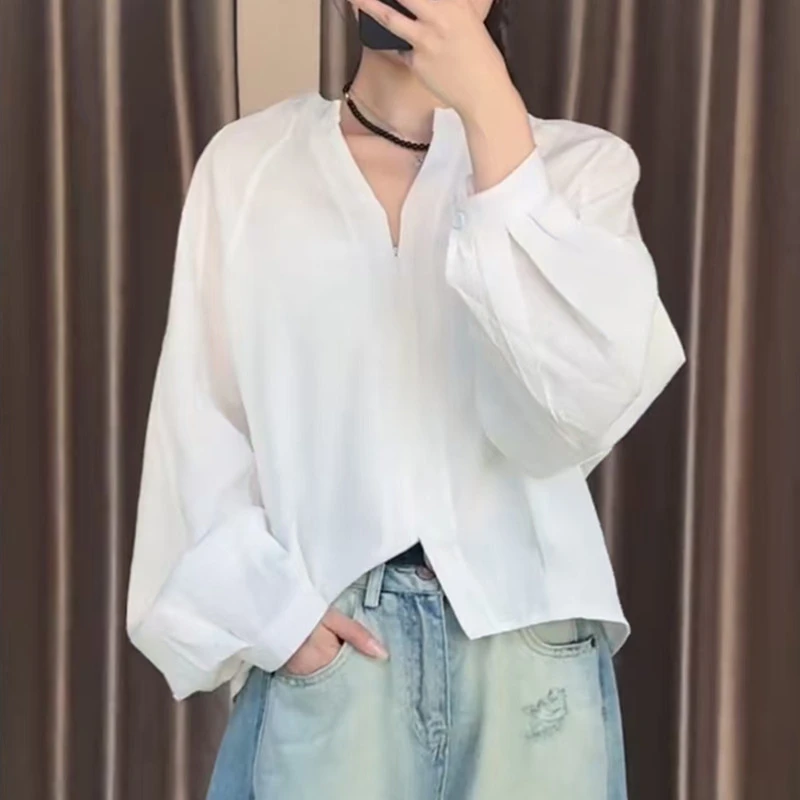 【白色衬衫女2025春夏爆款法式设计感V领泡泡袖衬衣高级感长袖上衣