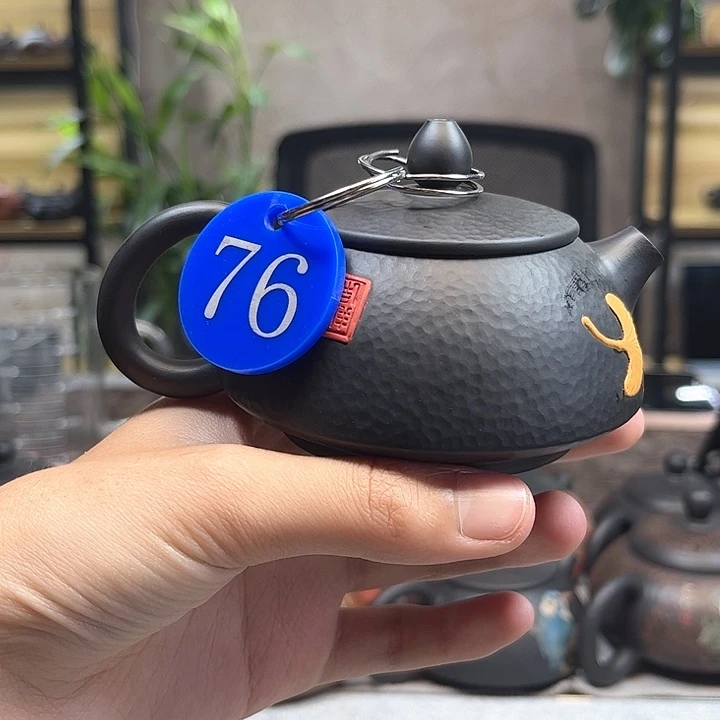 120毫升微微瑕纯手工锤纹堆雕短嘴石瓢壶