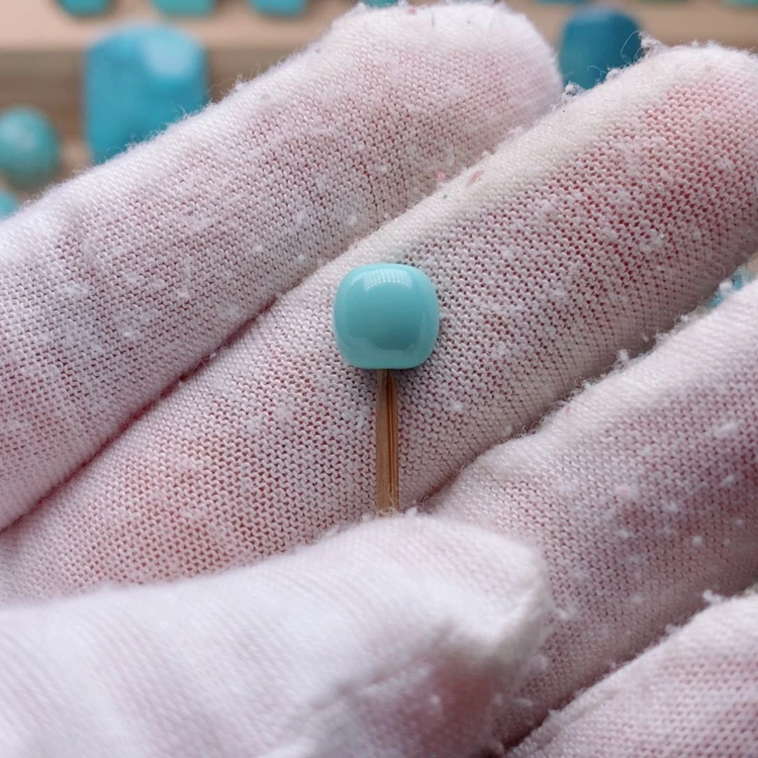 绿松石未镶嵌挂件