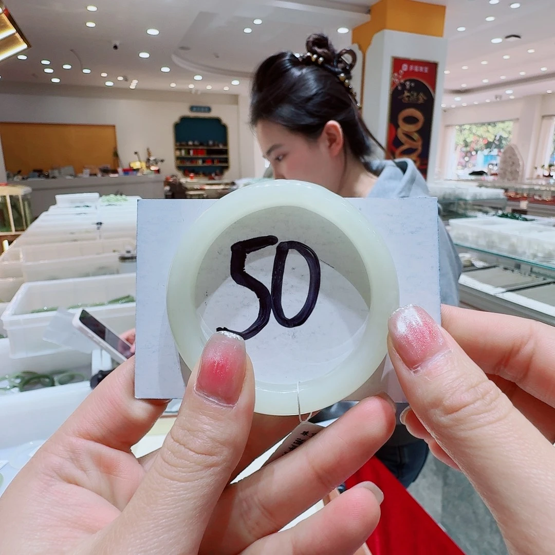 和田玉未镶嵌手镯96