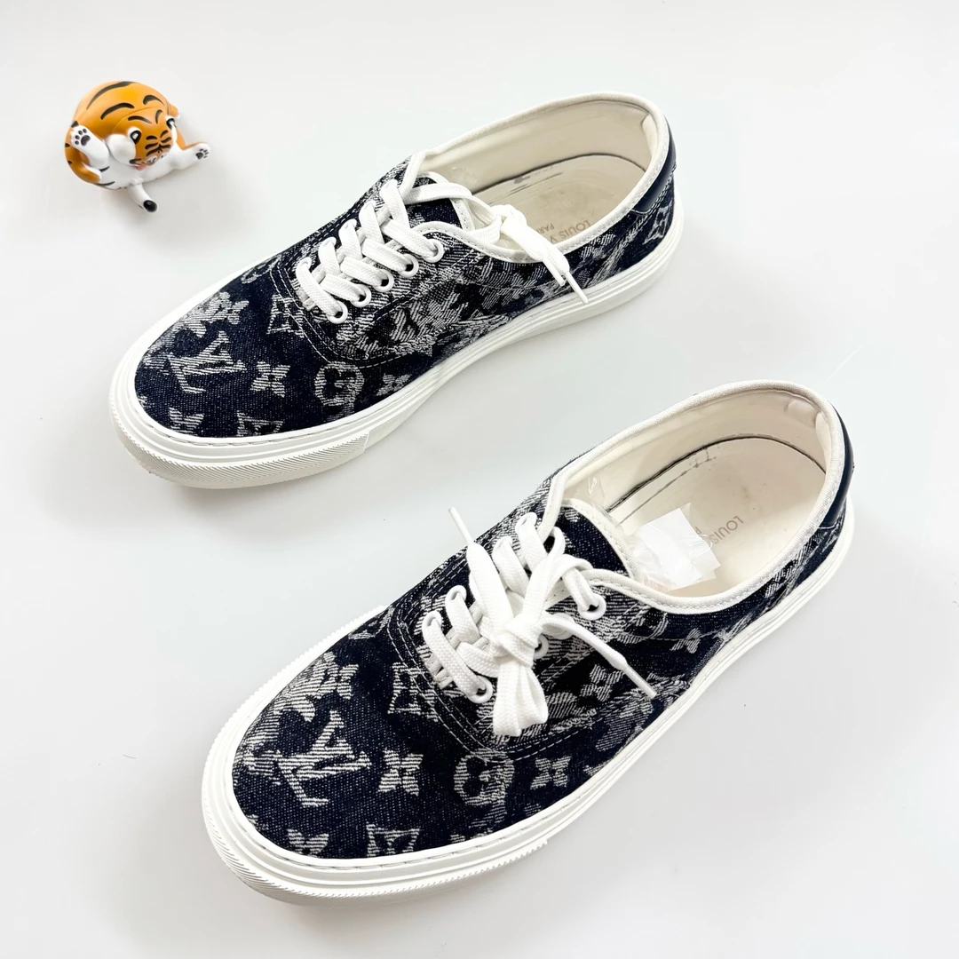 95新 LouisVuitton/路易威登    40.5码lv牛仔印花蓝黑板鞋