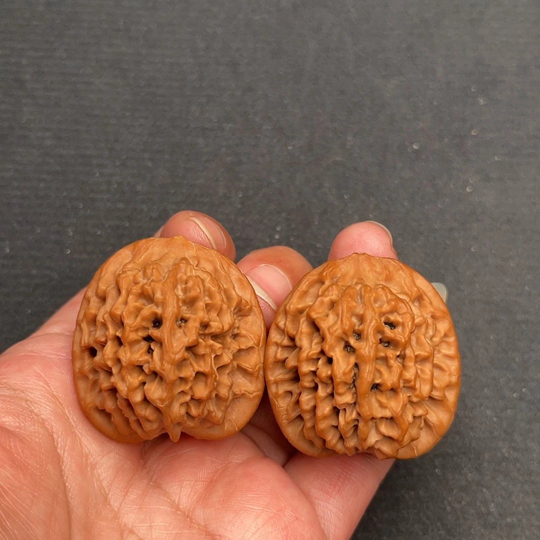 桃核把件37.5×38.5×39全品头茬秦闷狮子头A452