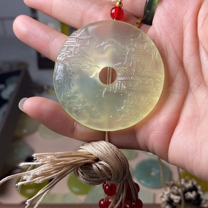 蛇纹石玉颈饰未镶嵌