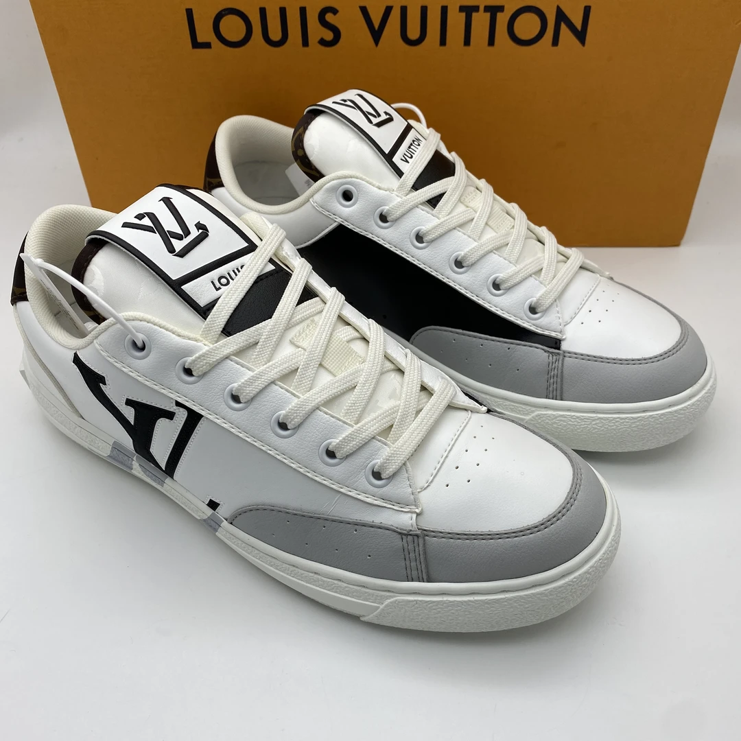 95新 LouisVuitton/路易威登 39.5欧码/白灰低帮后尾老花查理板鞋