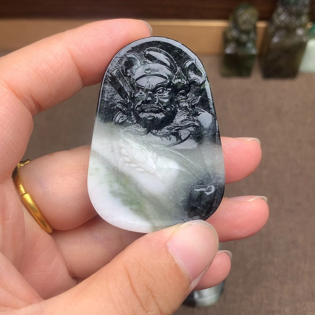独山玉未镶嵌颈饰