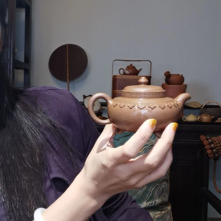 【闪购商品】紫砂茶壶兔****制云肩如意青段