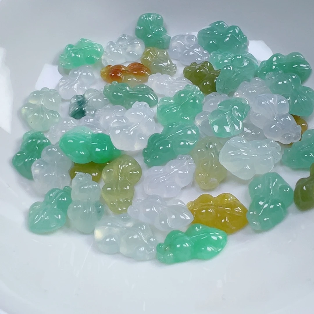 翡翠散珠金鱼一条可挑。多样性发货