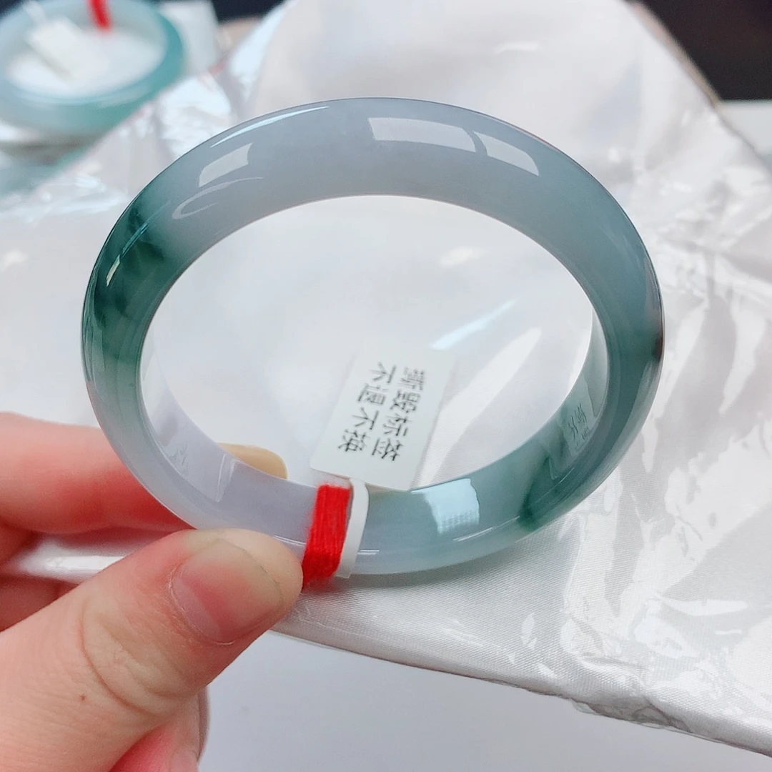 翡翠手镯未镶嵌天然翡翠A货