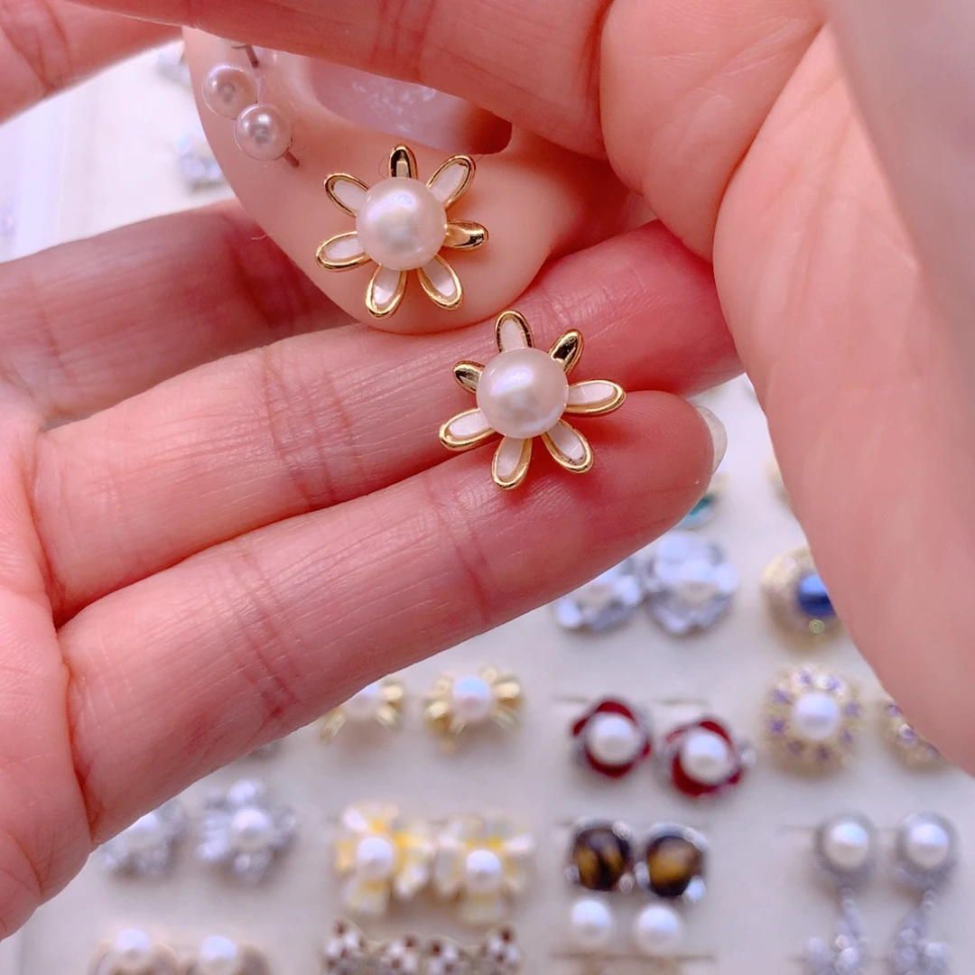 淡水珍珠合金耳饰