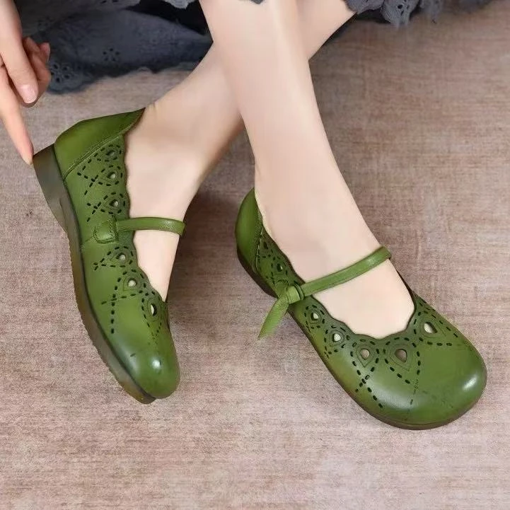 中老年女鞋妈妈鞋春秋轻便软底软面中年平底皮鞋新款防滑