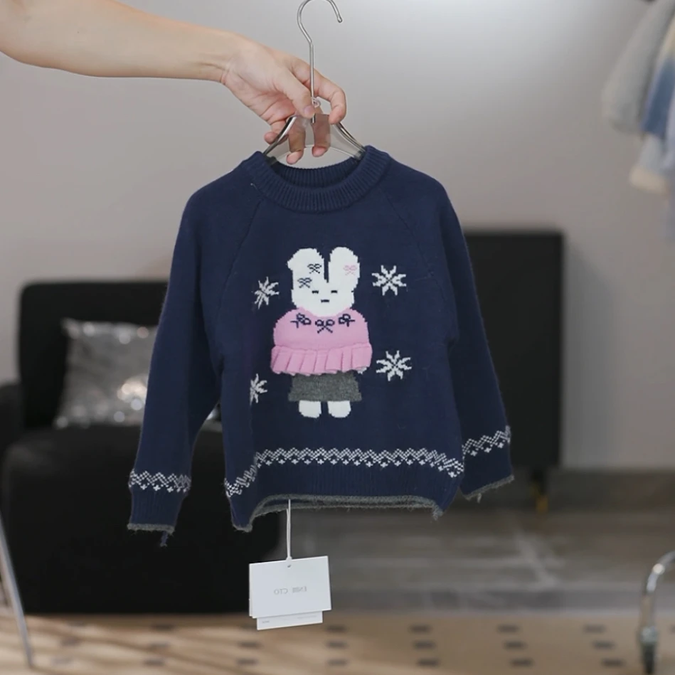 【恩姐定制】2025秋新款女童百搭时尚绣球设计款开衫毛衣ENCK26965