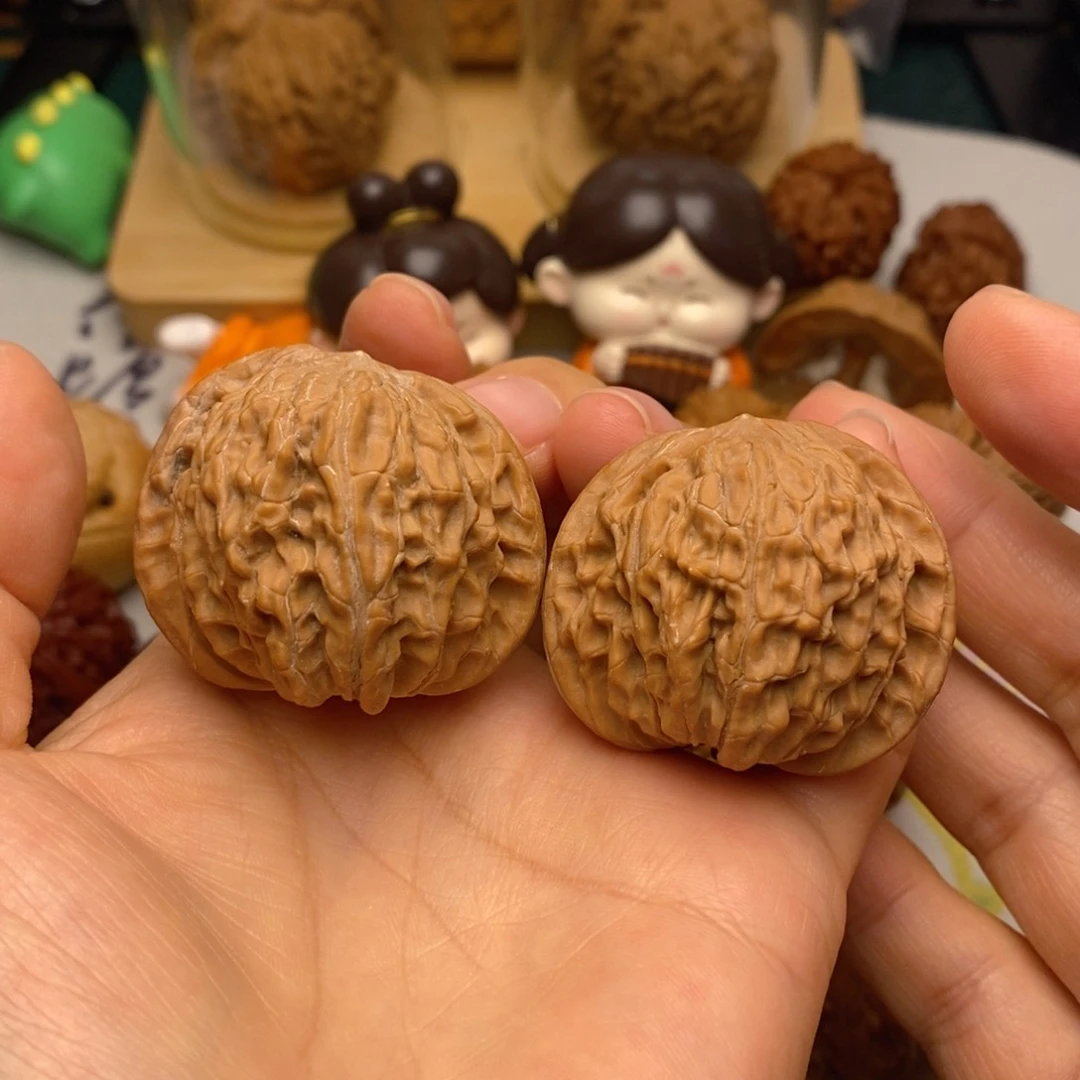 文玩核桃把件琐***住40磨盘