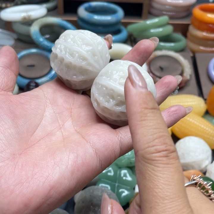 石英岩玉手镯合金贵*