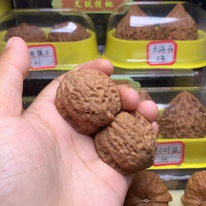 吊坠文玩核桃绣球