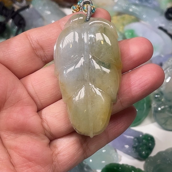 l***g翡翠未镶嵌吊坠(不含链)