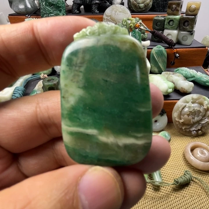 独山玉未镶嵌珠宝半成品