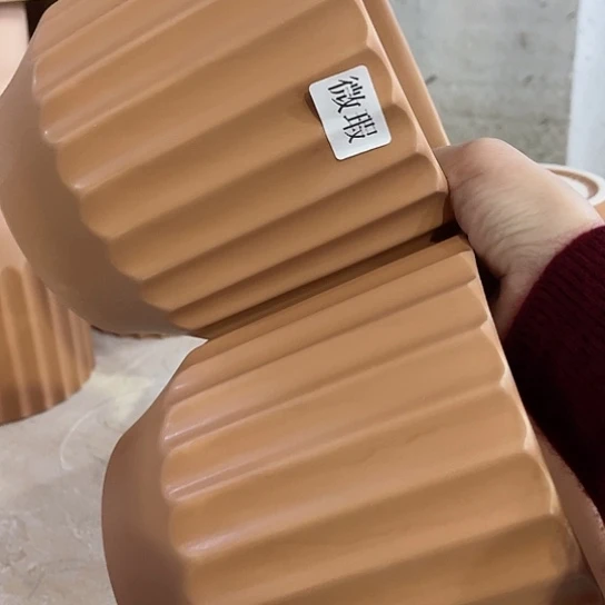 多肉绿植陶瓷花盆9.9包邮，有孔