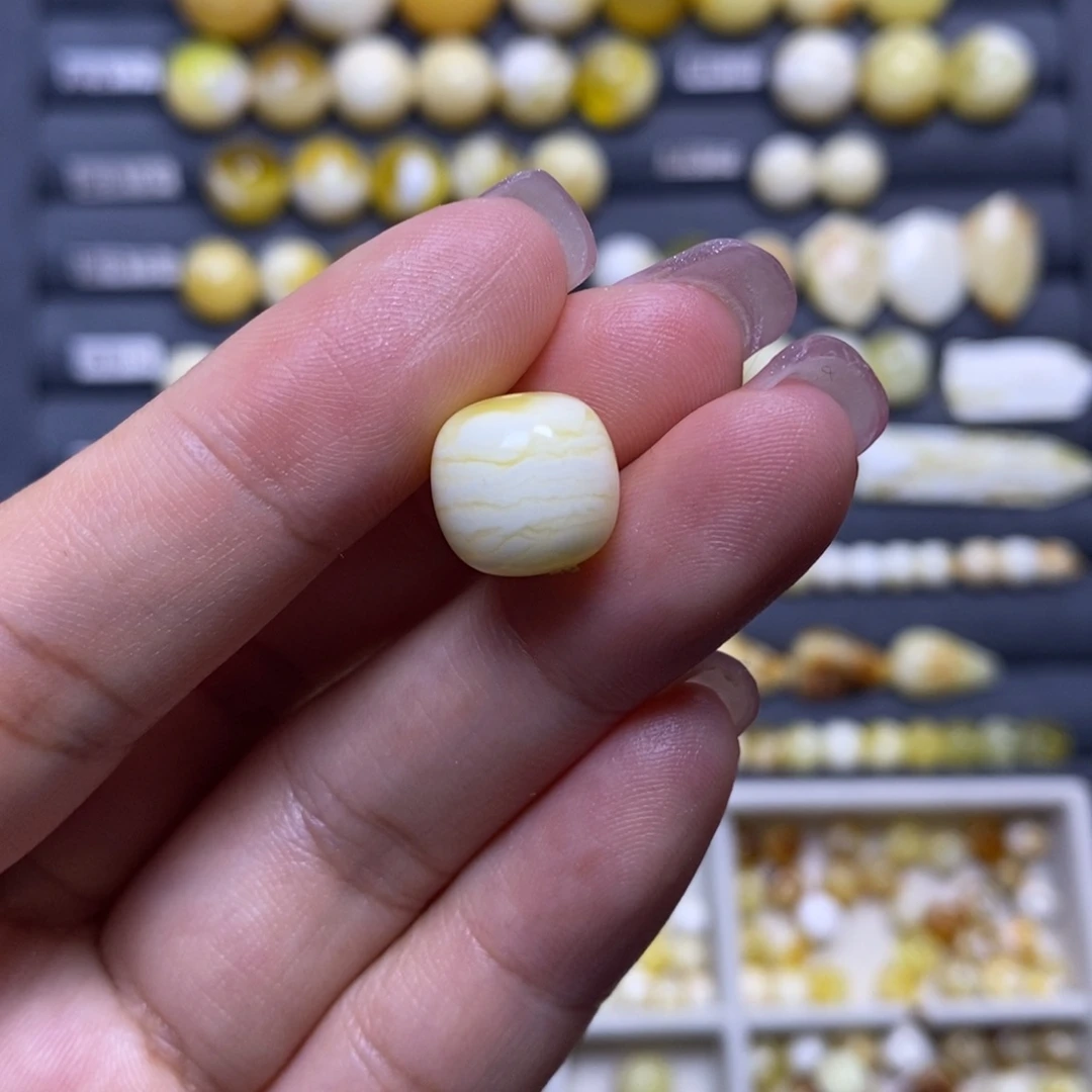 蜜蜡未镶嵌珠宝奇石瓷白虎皮妖花老型11.7*11mm