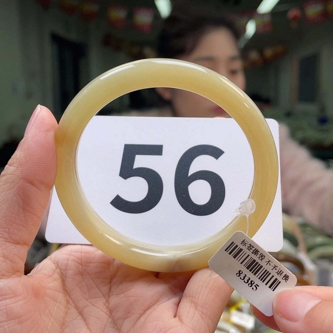 和田玉手镯未镶嵌纹裂