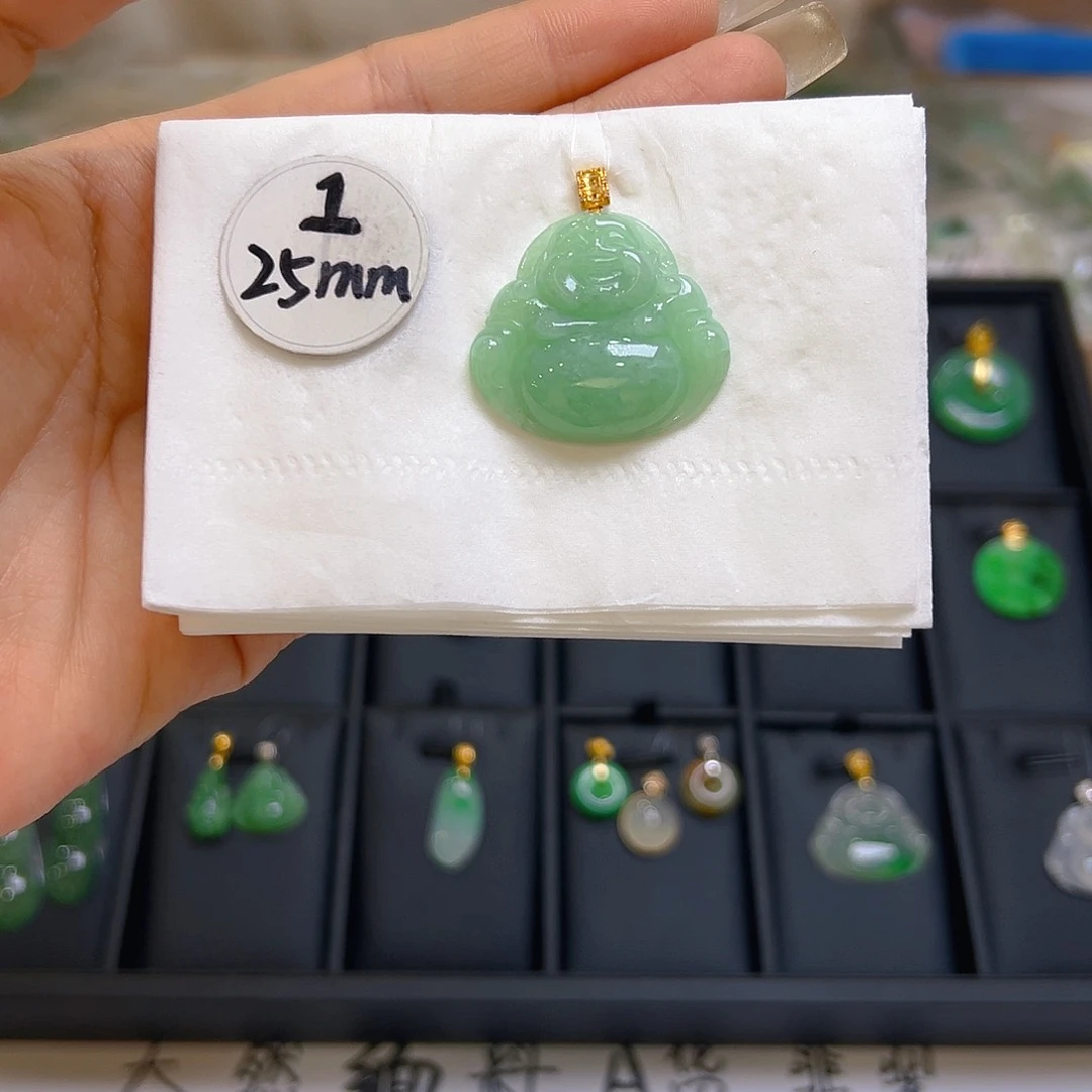翡翠颈饰18K金镶嵌翡翠