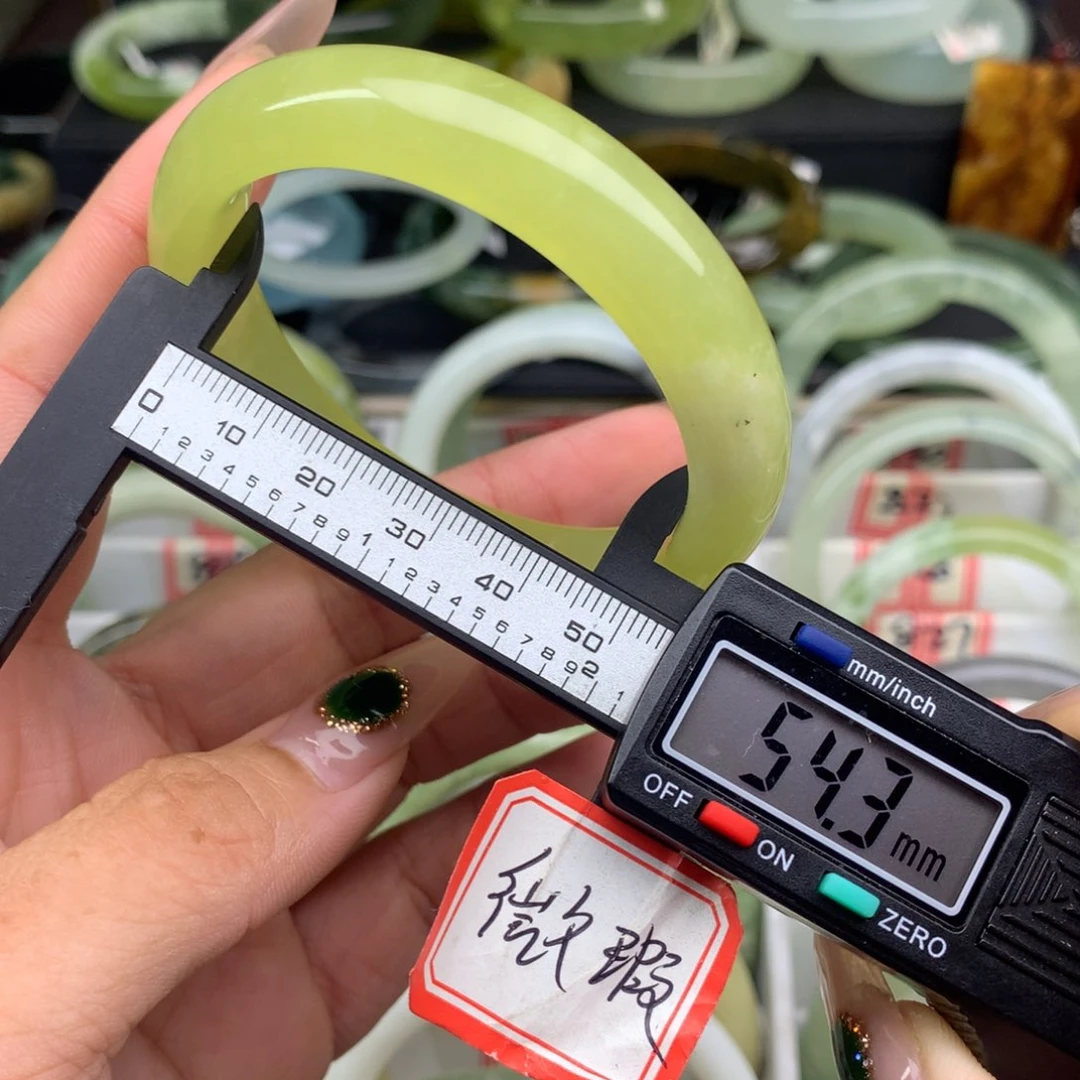 蛇纹石玉未镶嵌手镯826