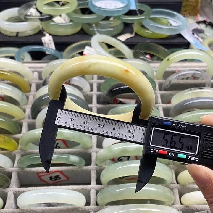 未镶嵌蛇纹石玉手镯58