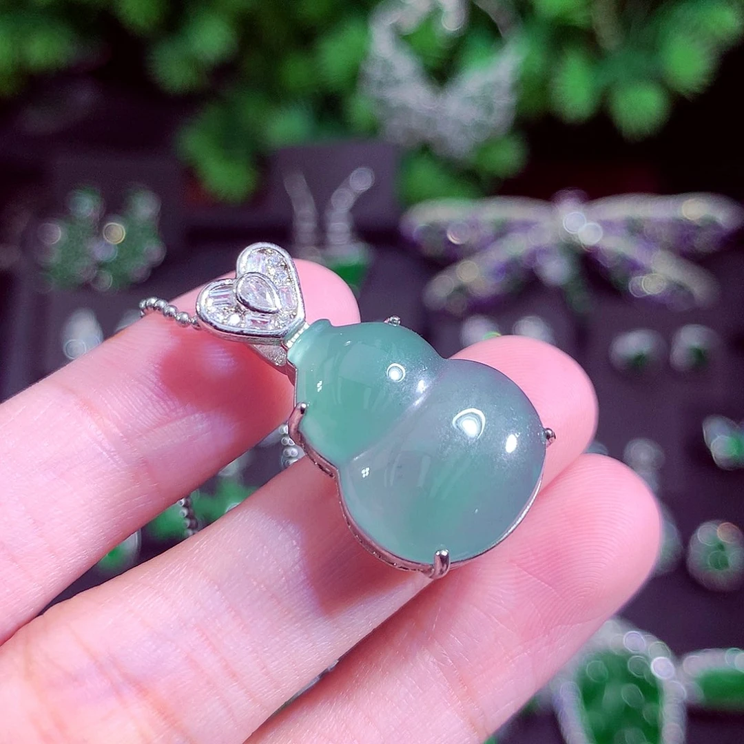 颈饰未镶嵌翡翠天然