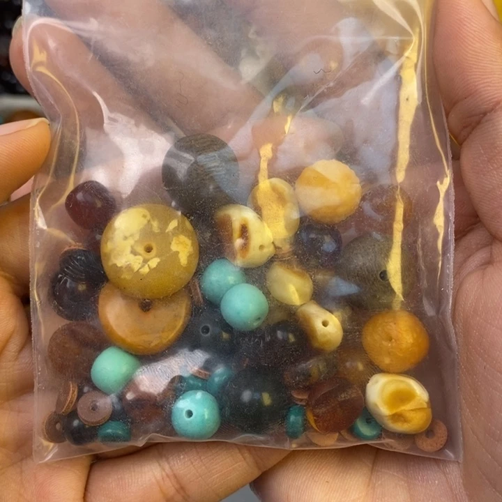 琥珀未镶嵌珠宝奇石