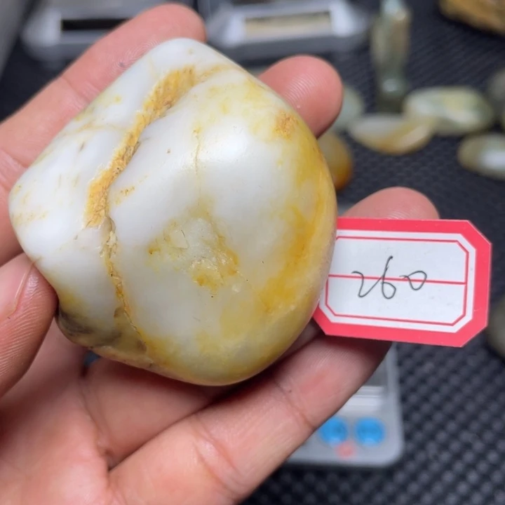 颈饰未镶嵌和田玉260