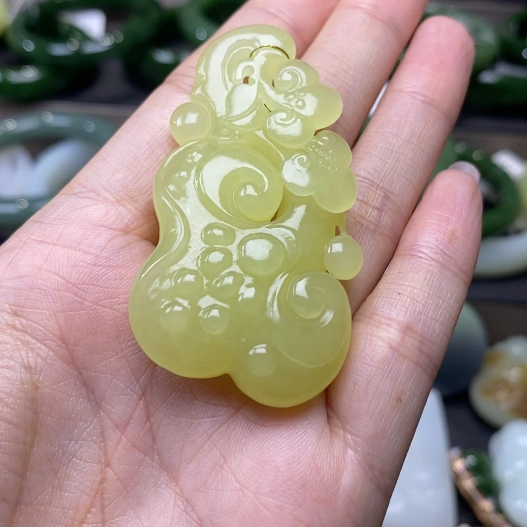 2***神未镶嵌和田玉（黄玉）挂件