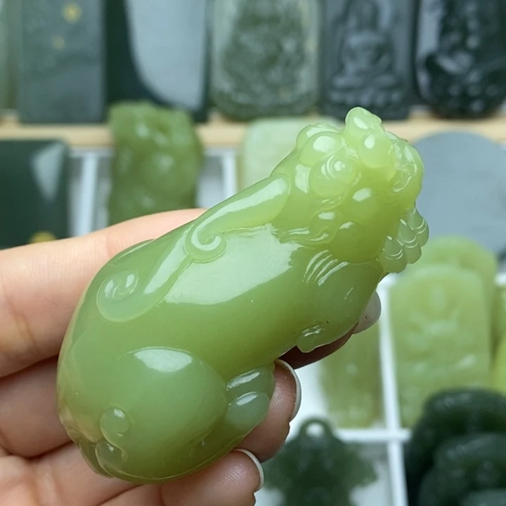 颈饰未镶嵌和田玉