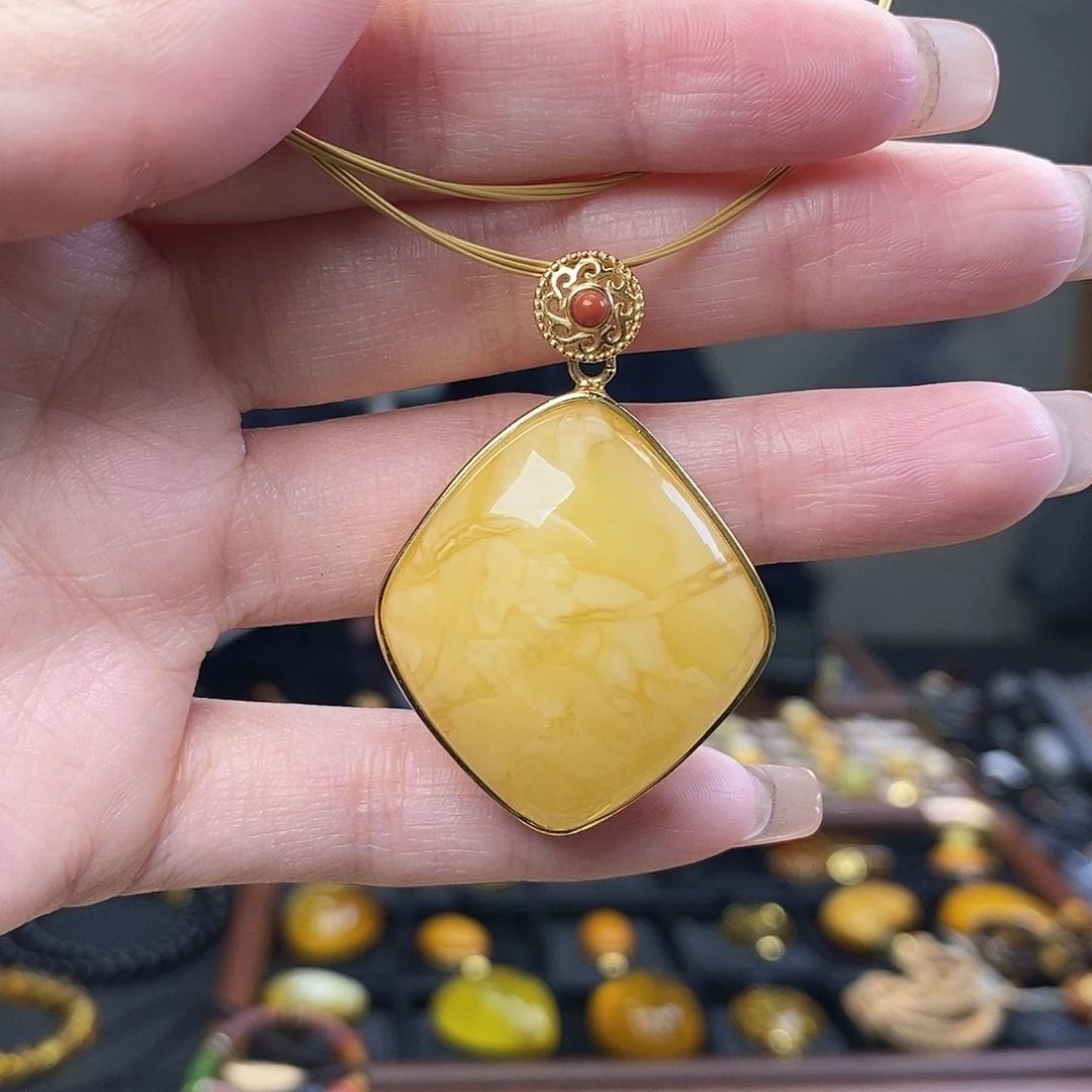 琥珀未镶嵌裸石成品