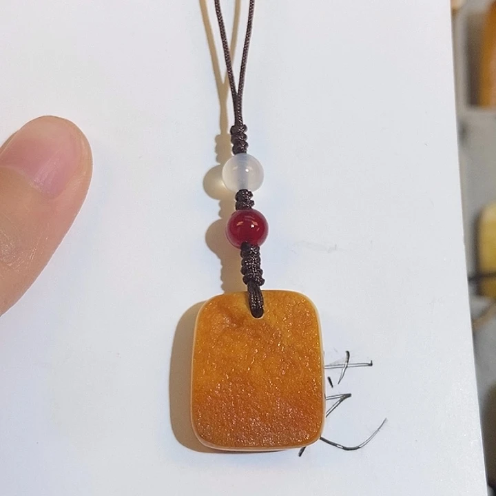 未镶嵌琥珀珠宝奇石