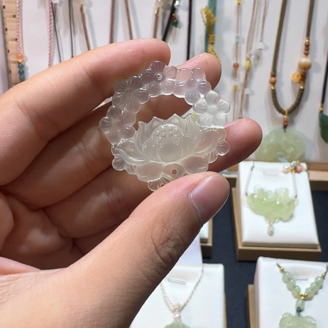 未镶嵌蛇纹石玉颈饰