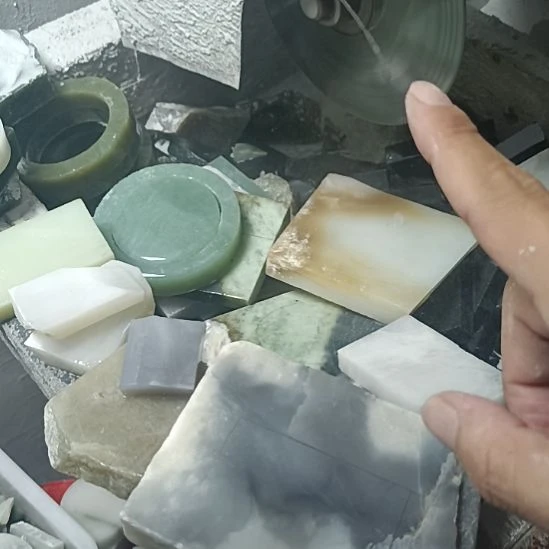 上***和和田玉未镶嵌珠宝半成品