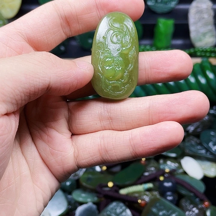 和田玉未镶嵌珠宝奇石